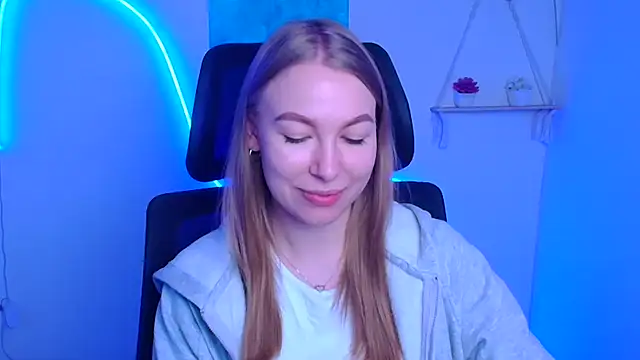 Snapshot of Dana_flowers chatting on December 4, 2025, 6:23 am Dana flowers online show from December 4, 2025, 6:23 am