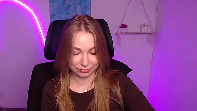 Snapshot of Dana_flowers chatting on November 11, 2025, 12:44 pm Dana flowers online show from November 11, 2025, 12:44 pm