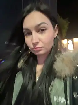 lunalovelee online show from November 1, 2025, 3:28 pm