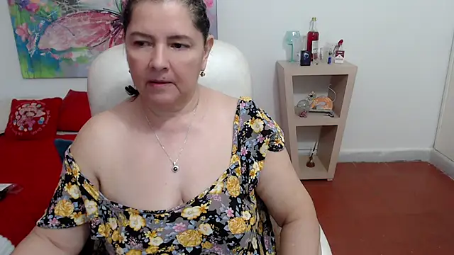 leonela 69 online show from November 11, 2025, 8:09 am