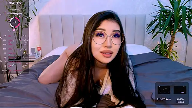 ilona Kim online show from February 25, 2025, 3:09 pm