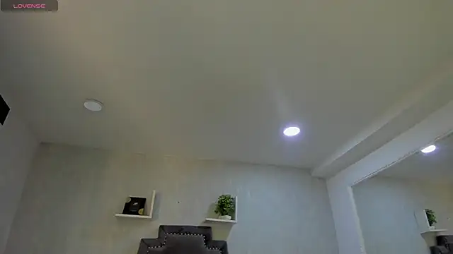 Snapshot of EmiliaRose_ chatting on January 12, 2026, 9:09 pm EmiliaRose online show from January 12, 2026, 9:09 pm