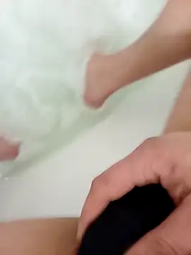 flo000031 online show from April 2, 2026, 9:38 am