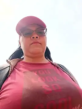 promiscuous-indecent-momm online show from April 13, 2026, 3:05 pm