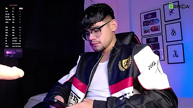 Snapshot of isaac-saenz chatting on December 4, 2025, 11:04 pm isaac-saenz online show from December 4, 2025, 11:04 pm