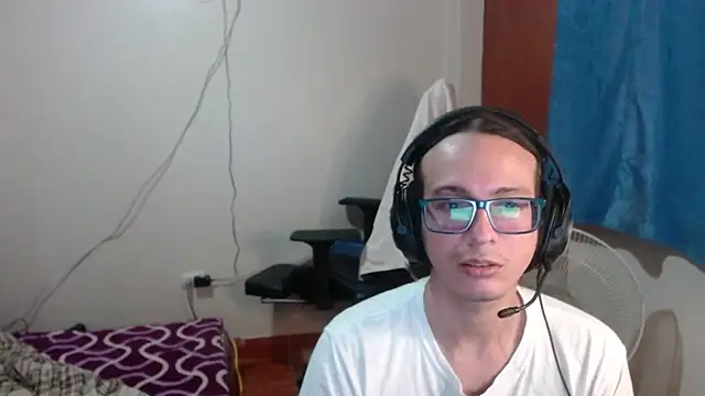 Snapshot of cholitohermoso chatting on March 12, 2025, 11:22 pm cholitohermoso online show from March 12, 2025, 11:22 pm
