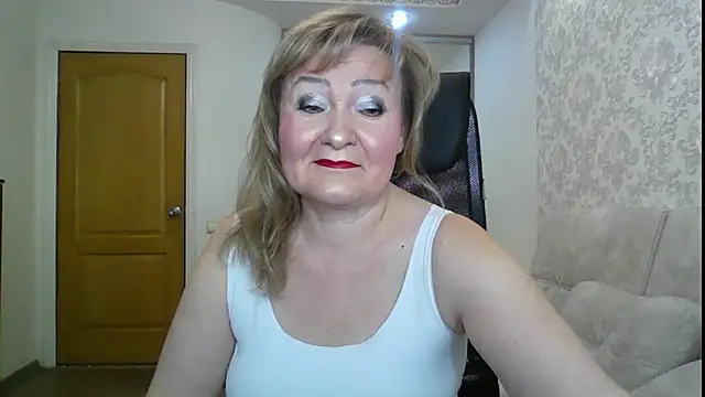 Victoria secrets  online show from October 25, 2025, 6:45 am