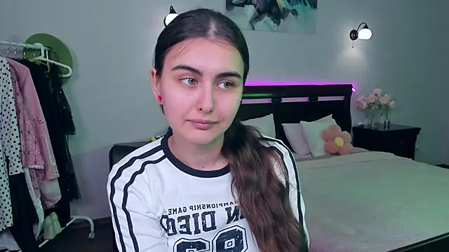 Snapshot of GabriellaMays chatting on March 7, 2025, 5:08 am GabriellaMays online show from March 7, 2025, 5:08 am