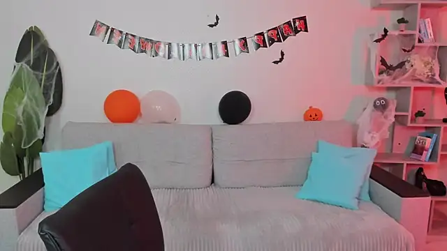 Snapshot of GabriellaMays chatting on October 30, 2025, 5:17 am GabriellaMays online show from October 30, 2025, 5:17 am