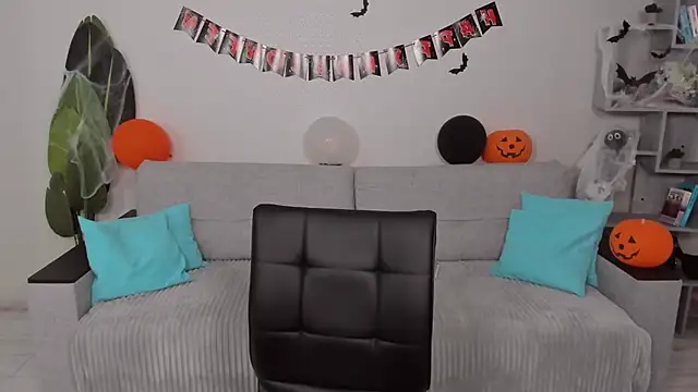 Snapshot of GabriellaMays chatting on November 6, 2025, 5:11 am GabriellaMays online show from November 6, 2025, 5:11 am