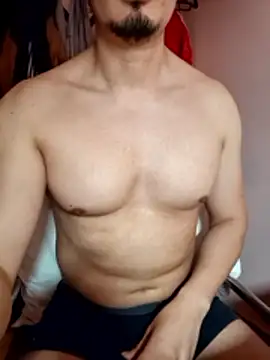 Snapshot of D0MnICK chatting on April 16, 2026, 5:19 am D0MnICK online show from April 16, 2026, 5:19 am