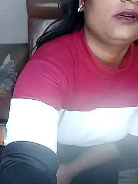 Snapshot of sanamteri- chatting on February 17, 2025, 4:50 pm sanamteri- online show from February 17, 2025, 4:50 pm