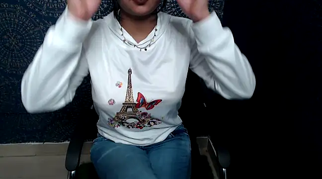 Snapshot of megancatluna chatting on March 22, 2025, 4:35 am megancatluna online show from March 22, 2025, 4:35 am