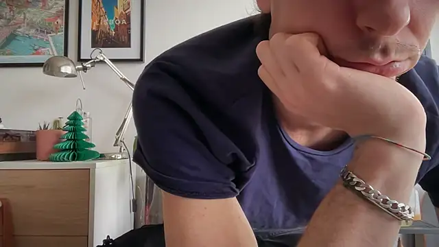 MikymikeBBWD online show from December 17, 2025, 12:32 pm