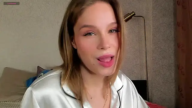 Snapshot of TaiteBayles chatting on November 10, 2025, 1:32 am TaiteBayles online show from November 10, 2025, 1:32 am