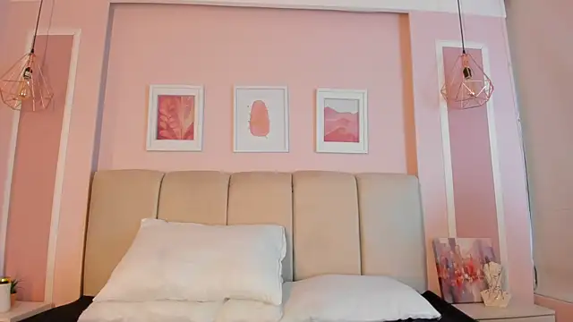 Annie rhoades online show from December 20, 2025, 1:14 pm