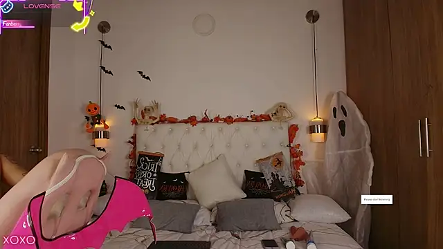 Snapshot of Julieta_priv chatting on October 22, 2025, 2:16 pm Julieta priv online show from October 22, 2025, 2:16 pm