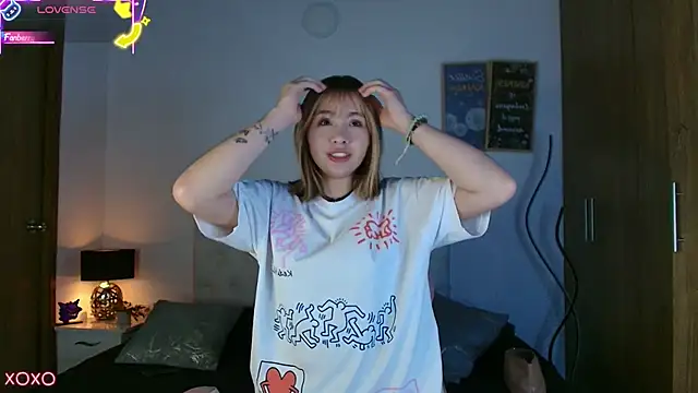 Snapshot of Julieta_priv chatting on September 15, 2025, 1:55 pm Julieta priv online show from September 15, 2025, 1:55 pm