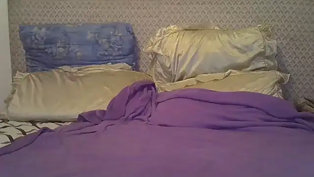 ChloeBab online show from December 18, 2025, 12:42 pm