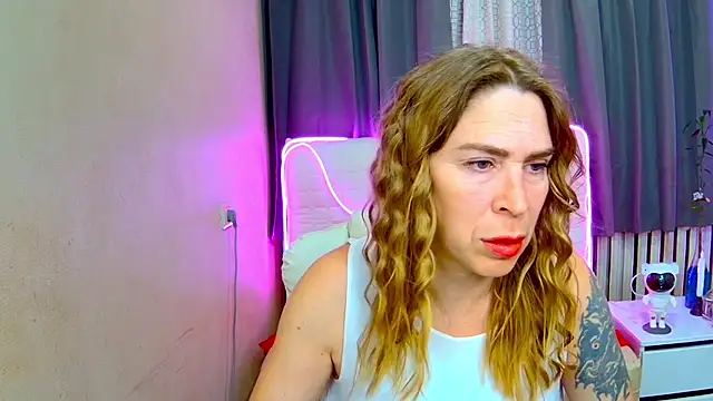 TessaDaybreak online show from September 12, 2025, 7:08 am