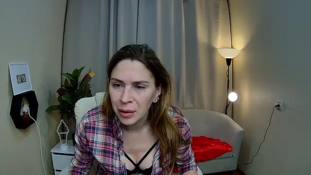 TessaDaybreak online show from February 22, 2026, 7:44 am