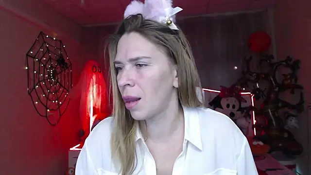 TessaDaybreak online show from October 29, 2025, 8:13 am