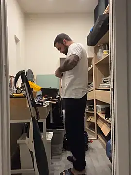 Snapshot of morfeoX chatting on November 28, 2025, 9:53 am morfeoX online show from November 28, 2025, 9:53 am