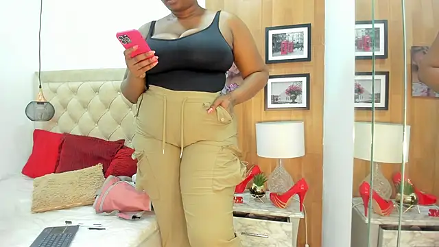 Snapshot of KimberlyBigBoobs chatting on November 3, 2025, 4:50 am KimberlyBigBoobs online show from November 3, 2025, 4:50 am