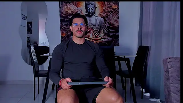 Valentino Dosantos  online show from February 4, 2026, 8:15 pm