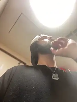 Snapshot of Duhon2317 chatting on February 15, 2025, 3:20 am Duhon2317 online show from February 15, 2025, 3:20 am