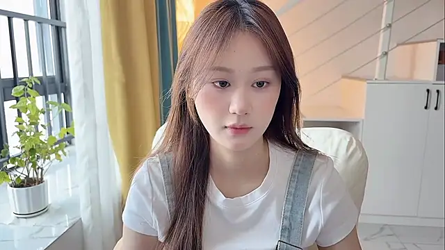 Snapshot of Cassie-20 chatting on December 5, 2025, 2:21 am Cassie-20 online show from December 5, 2025, 2:21 am