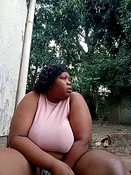 Snapshot of PinkMagic chatting on September 18, 2025, 1:36 pm PinkMagic online show from September 18, 2025, 1:36 pm