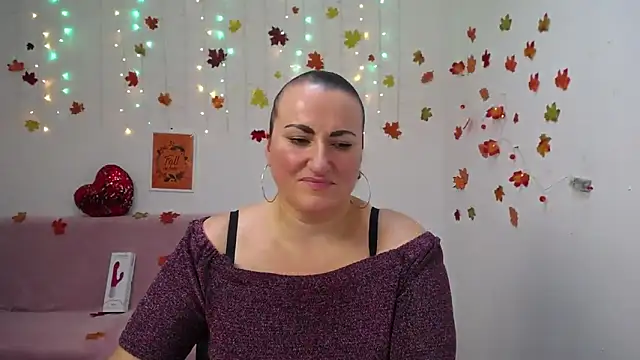 DianaMGG online show from November 17, 2025, 7:01 am