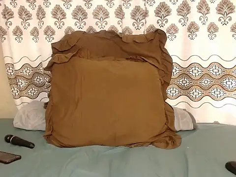 Karishma99  online show from April 15, 2026, 9:26 am