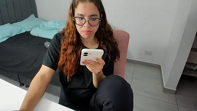 Snapshot of Greciaruiz_ chatting on September 29, 2025, 10:59 pm Greciaruiz online show from September 29, 2025, 10:59 pm