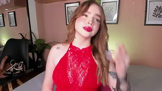 SabrinaWalker online show from May 13, 2026, 7:32 pm