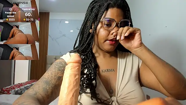 ZahraRose online show from June 30, 2026, 8:42 pm
