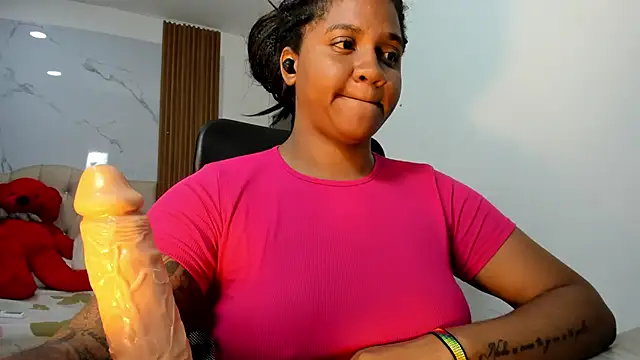 Snapshot of ZahraRose chatting on January 15, 2026, 8:12 pm ZahraRose online show from January 15, 2026, 8:12 pm