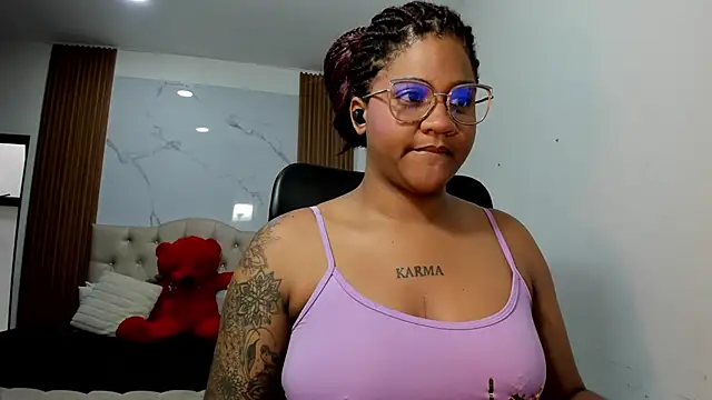 Snapshot of ZahraRose chatting on February 26, 2026, 8:20 pm ZahraRose online show from February 26, 2026, 8:20 pm