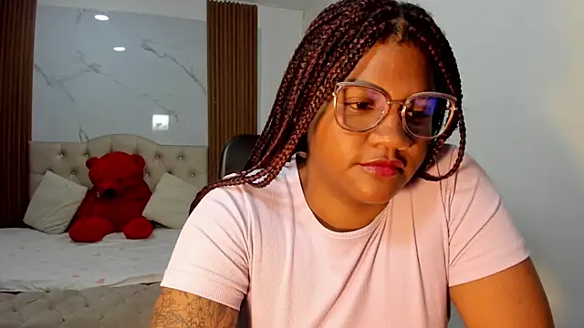 Snapshot of ZahraRose chatting on March 3, 2026, 6:37 pm ZahraRose online show from March 3, 2026, 6:37 pm