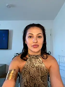 Snapshot of YoungHotMilf97 chatting on November 3, 2025, 8:51 am YoungHotMilf97 online show from November 3, 2025, 8:51 am