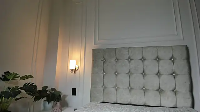 Snapshot of JasmineRoss_1 chatting on October 25, 2025, 7:03 pm JasmineRoss 1 online show from October 25, 2025, 7:03 pm