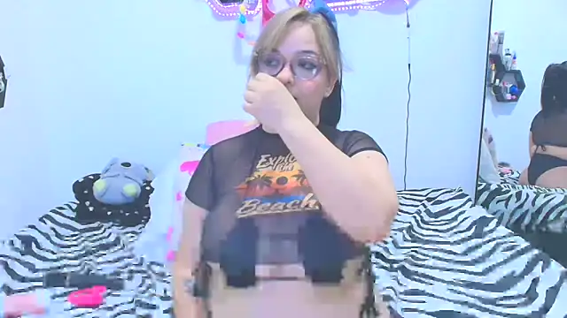 Veronica Milf1 online show from November 26, 2025, 2:22 am