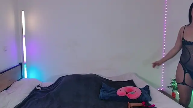 MichelleOwens online show from November 1, 2025, 8:36 pm