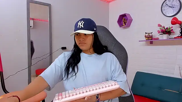 Snapshot of melany_rouse18 chatting on September 30, 2025, 1:55 am melany rouse18 online show from September 30, 2025, 1:55 am