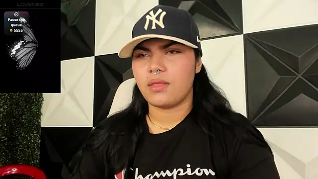 Snapshot of melany_rouse18 chatting on February 4, 2026, 2:06 am melany rouse18 online show from February 4, 2026, 2:06 am