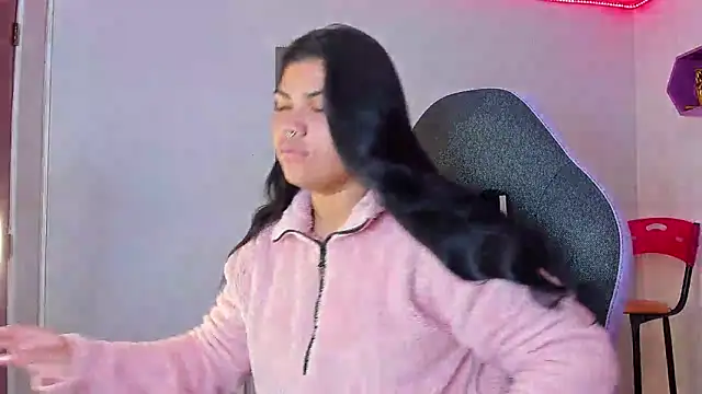 Snapshot of melany_rouse18 chatting on October 3, 2025, 1:45 pm melany rouse18 online show from October 3, 2025, 1:45 pm