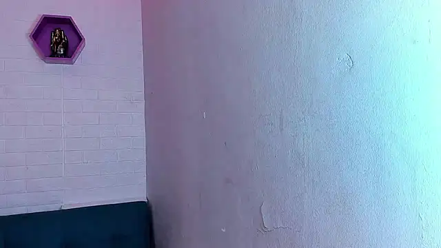 Snapshot of melany_rouse18 chatting on October 3, 2025, 12:36 am melany rouse18 online show from October 3, 2025, 12:36 am