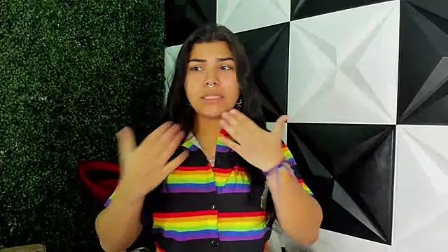 Snapshot of melany_rouse18 chatting on November 16, 2025, 1:32 am melany rouse18 online show from November 16, 2025, 1:32 am