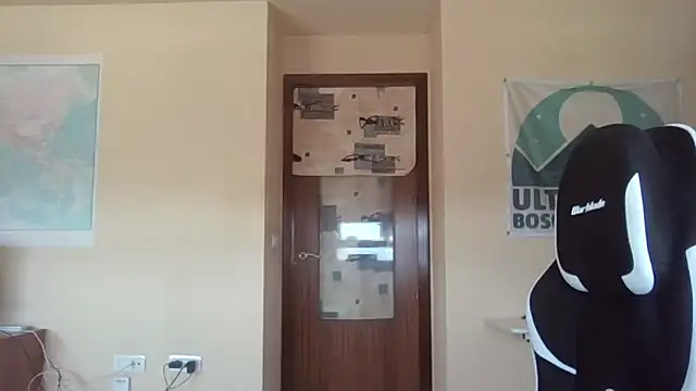 Snapshot of llopaco chatting on April 17, 2026, 10:29 am llopaco online show from April 17, 2026, 10:29 am